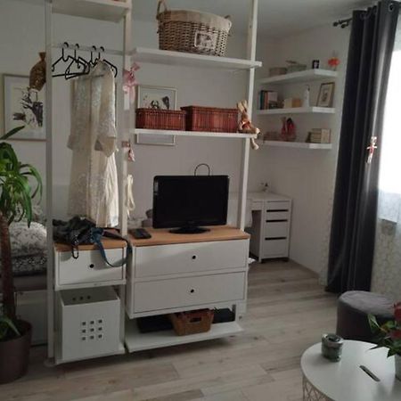 New Studio Apartment Sun With Free Parking Zagreb Buitenkant foto