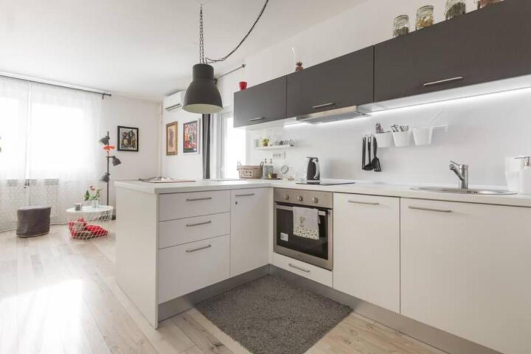New Studio Apartment Sun With Free Parking Zagreb Buitenkant foto