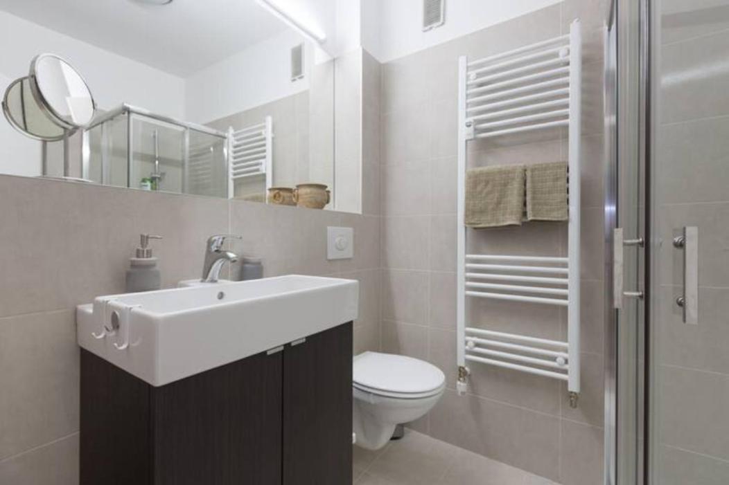 New Studio Apartment Sun With Free Parking Zagreb Buitenkant foto