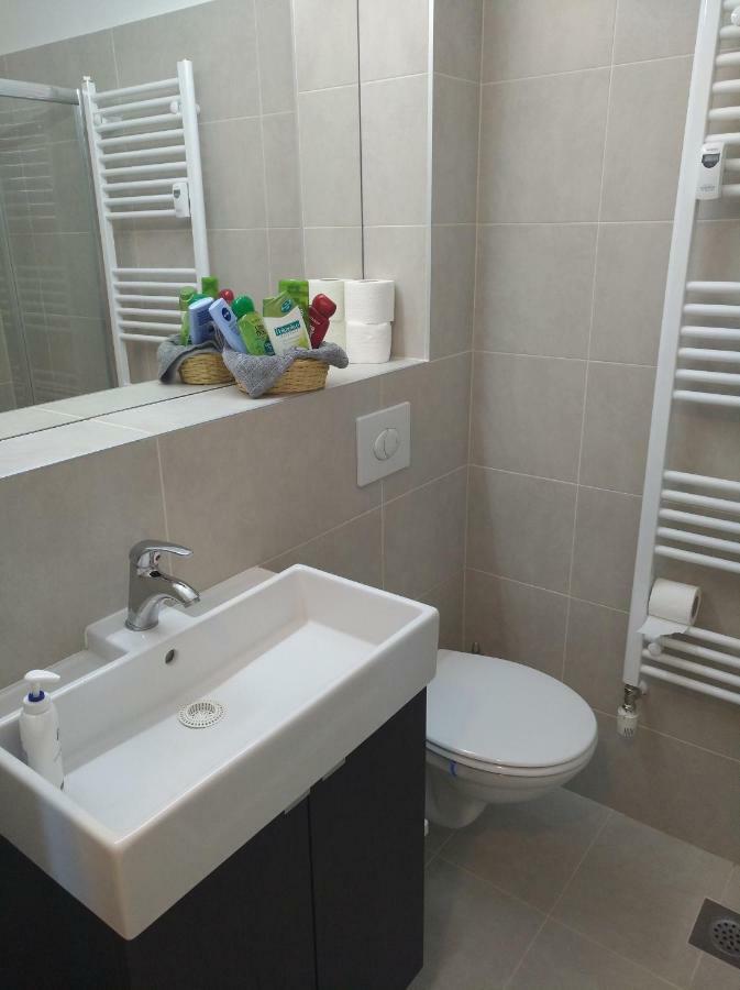 New Studio Apartment Sun With Free Parking Zagreb Buitenkant foto