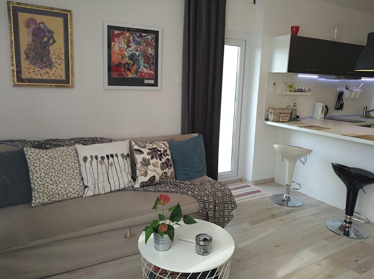 New Studio Apartment Sun With Free Parking Zagreb Buitenkant foto