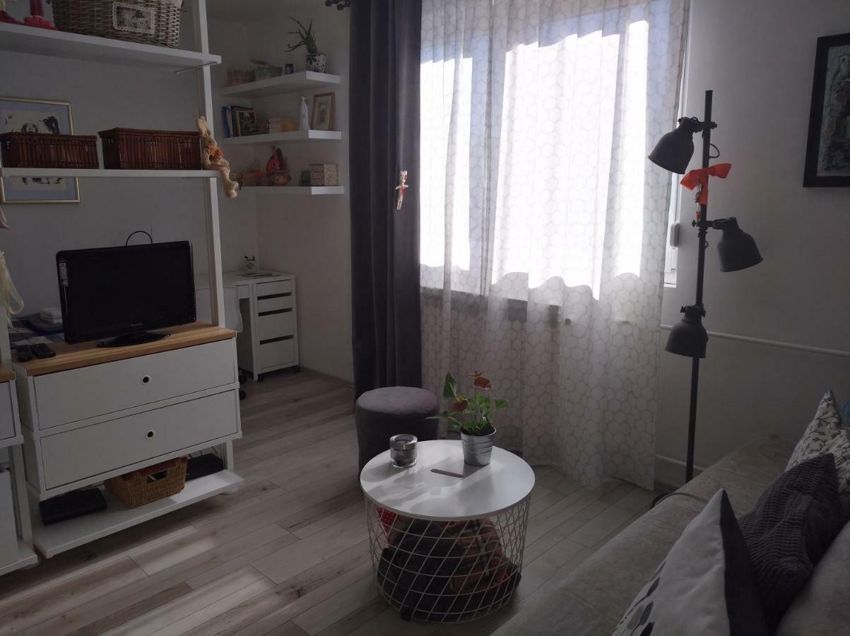 New Studio Apartment Sun With Free Parking Zagreb Buitenkant foto