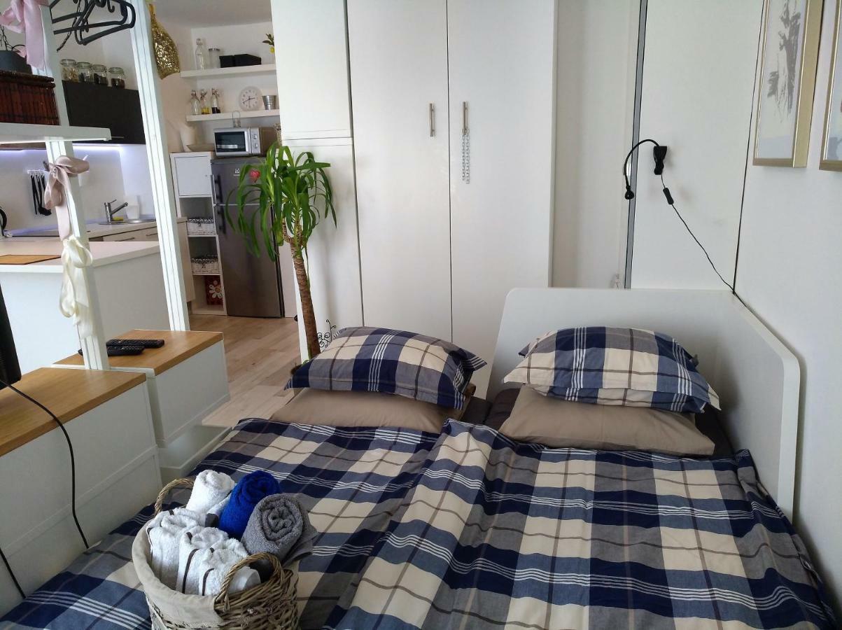 New Studio Apartment Sun With Free Parking Zagreb Buitenkant foto
