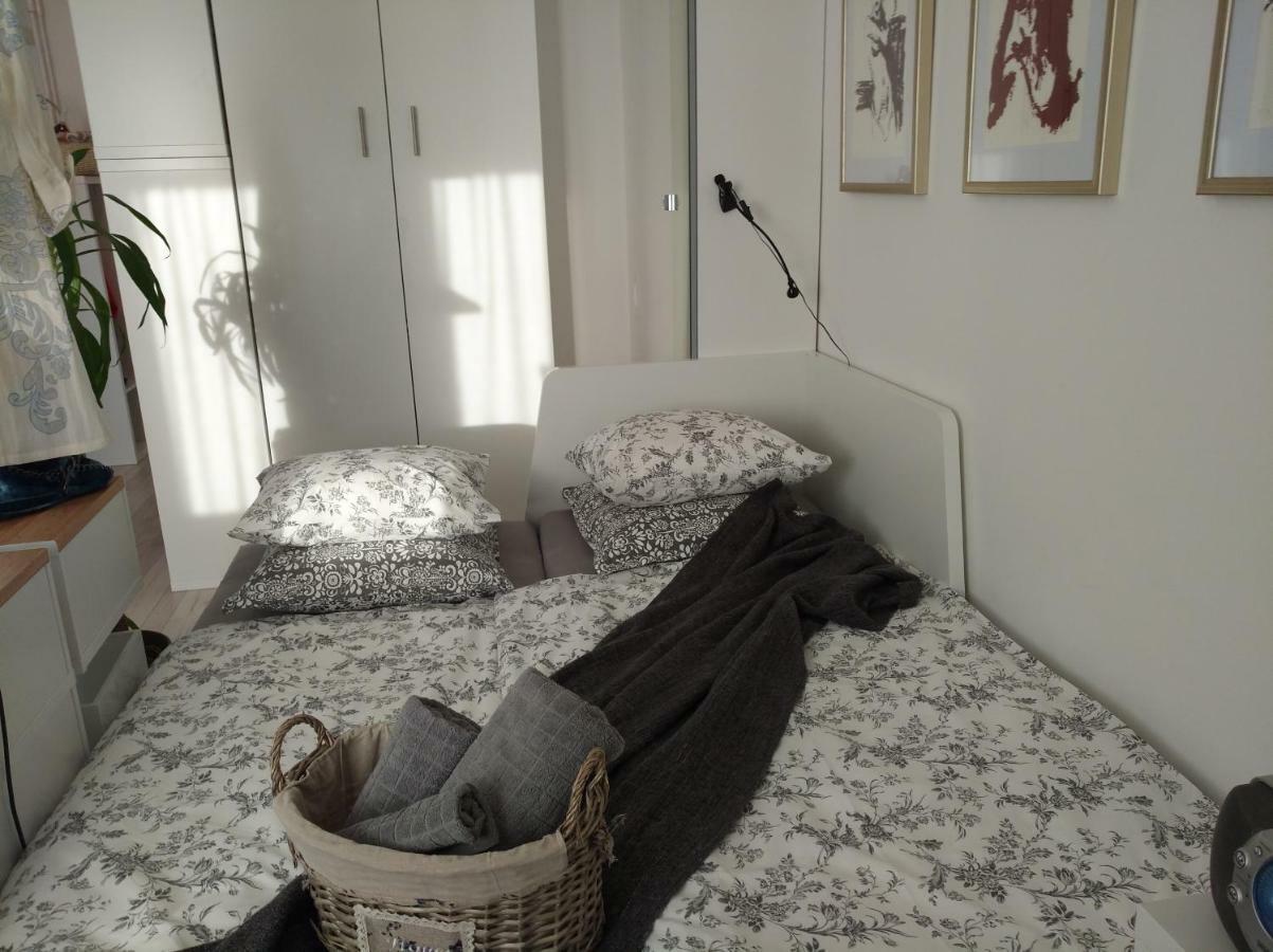 New Studio Apartment Sun With Free Parking Zagreb Buitenkant foto