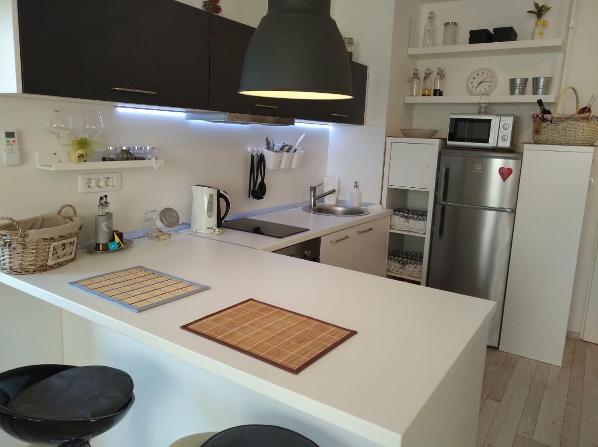 New Studio Apartment Sun With Free Parking Zagreb Buitenkant foto